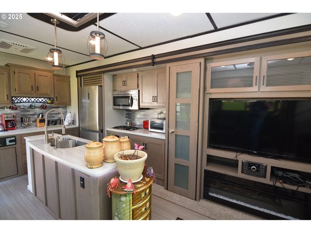 1397 STATE ROUTE 506, Vader, WA 98593