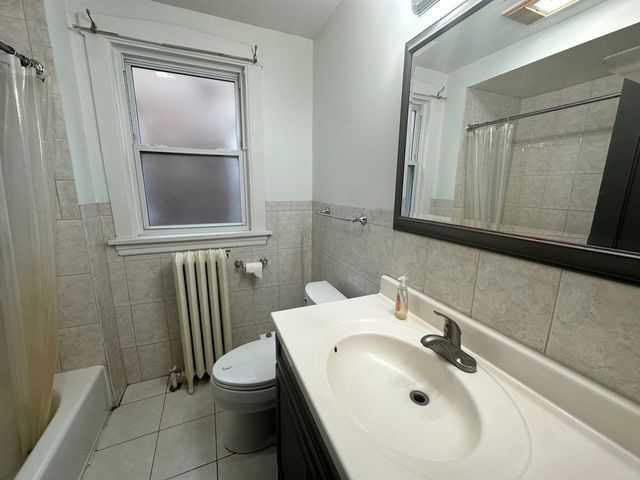 5814 N Campbell Avenue 2, Chicago, IL 60659