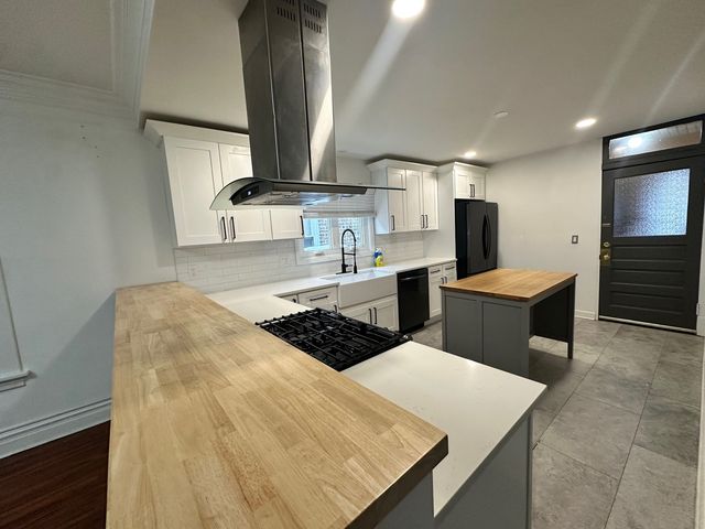 5814 N Campbell Avenue 2, Chicago, IL 60659