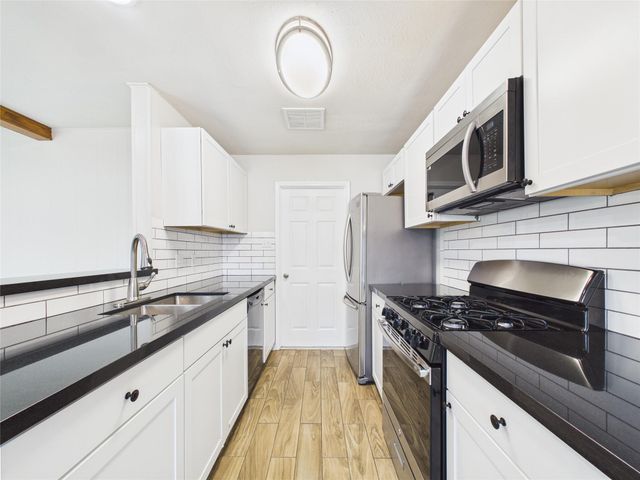 2004 Yorktown Court N, League City, TX 77573