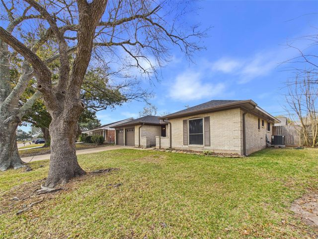 2004 Yorktown Court N, League City, TX 77573