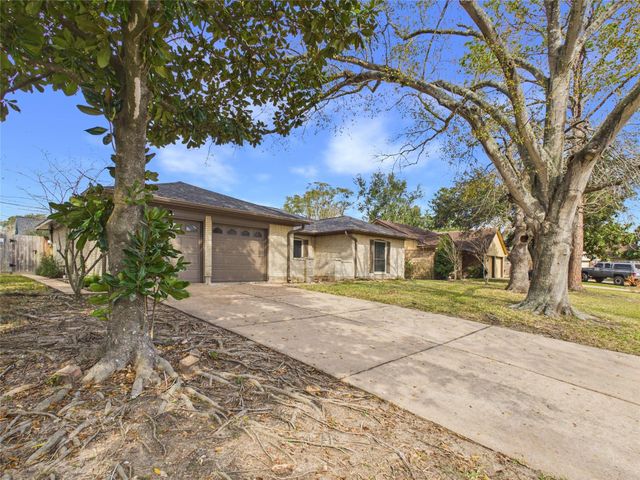 2004 Yorktown Court N, League City, TX 77573