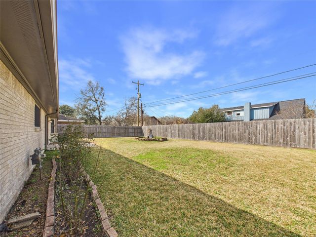 2004 Yorktown Court N, League City, TX 77573