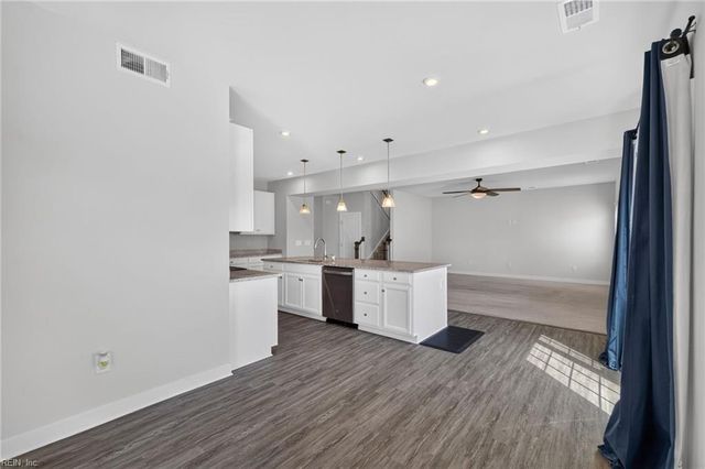 737 Big Bear LN, Chesapeake, VA 23323