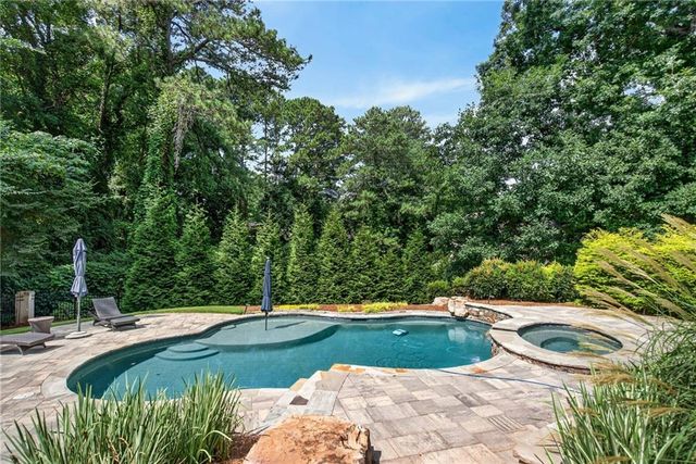 4766 Chamblee Dunwoody Road, Dunwoody, GA 30338