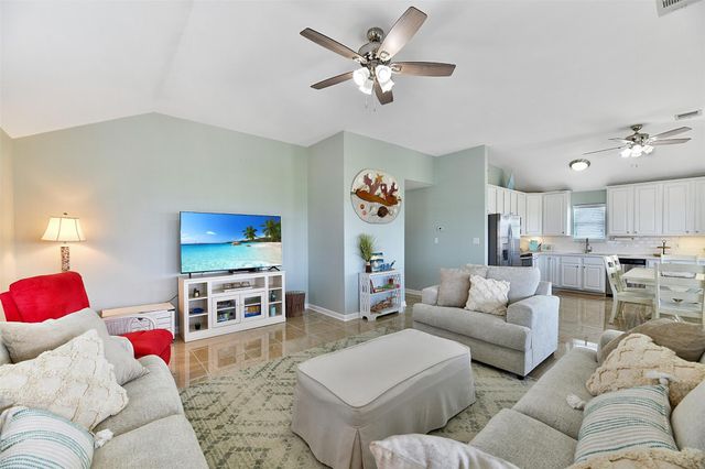 23178 Fresca Street, Galveston, TX 77554