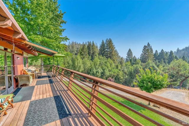 625 Tzabaco Creek Rd, Geyserville, CA 95441
