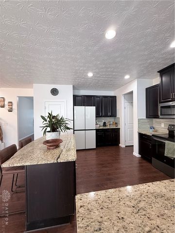 8190 Bushclover Drive, Tipp City, OH 45371