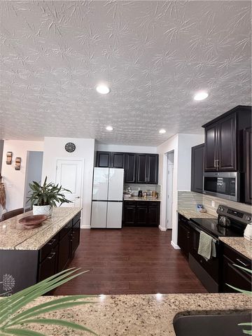 8190 Bushclover Drive, Tipp City, OH 45371