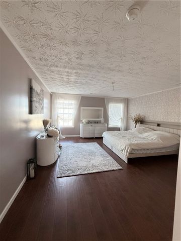 8190 Bushclover Drive, Tipp City, OH 45371