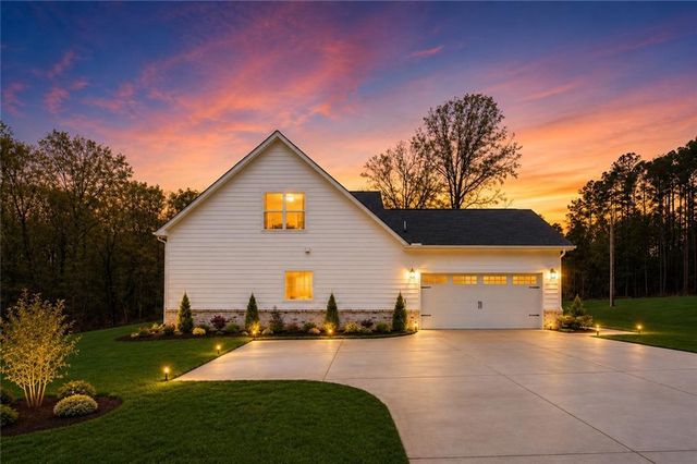 171 Strickland, Forsyth, GA 31029