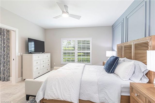 414 Sugar Pine LN, Naples, FL 34108