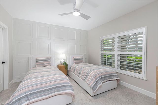 414 Sugar Pine LN, Naples, FL 34108
