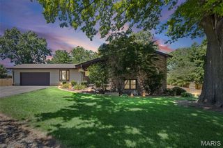 40 Orchard Hill Drive, Wood River, IL 62095