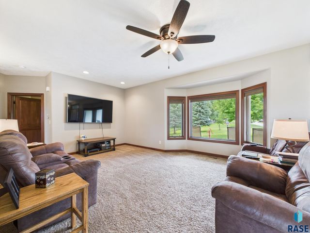 48438 265th St Street, Valley Springs, SD 57068