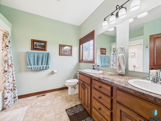 48438 265th St Street, Valley Springs, SD 57068