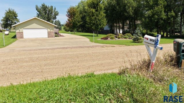 48438 265th St Street, Valley Springs, SD 57068