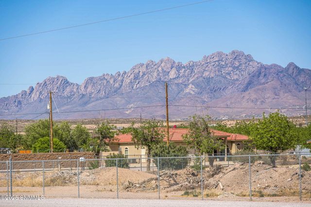 8030 Raging Bull Place, Mesilla Park, NM 88047