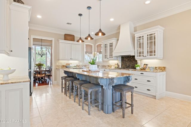 315 Vanburg Place, Lafayette, LA 70508