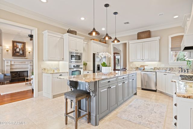 315 Vanburg Place, Lafayette, LA 70508