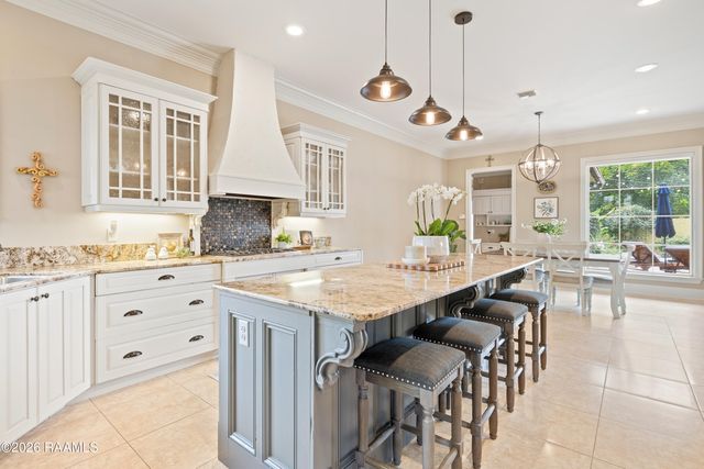 315 Vanburg Place, Lafayette, LA 70508