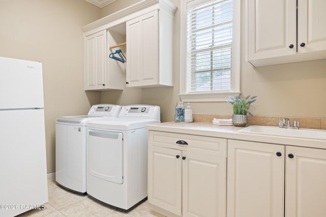 315 Vanburg Place, Lafayette, LA 70508