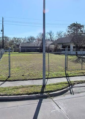 5616 Gessner Road, Houston, TX 77041