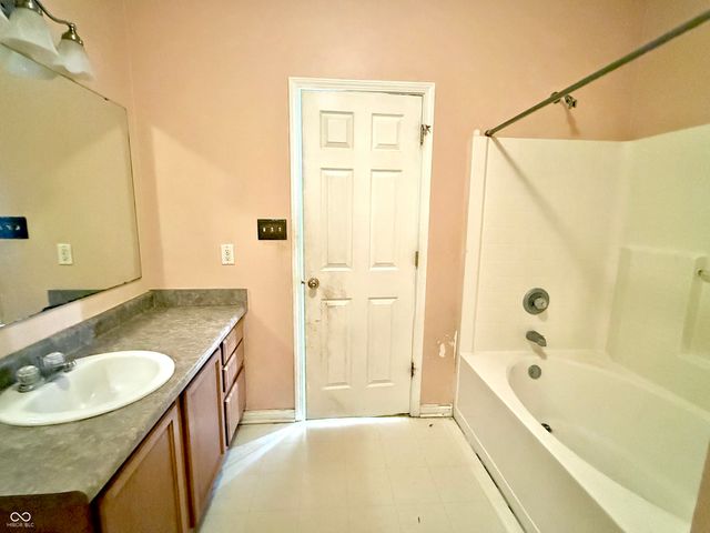 2748 Rothe Lane, Indianapolis, IN 46229