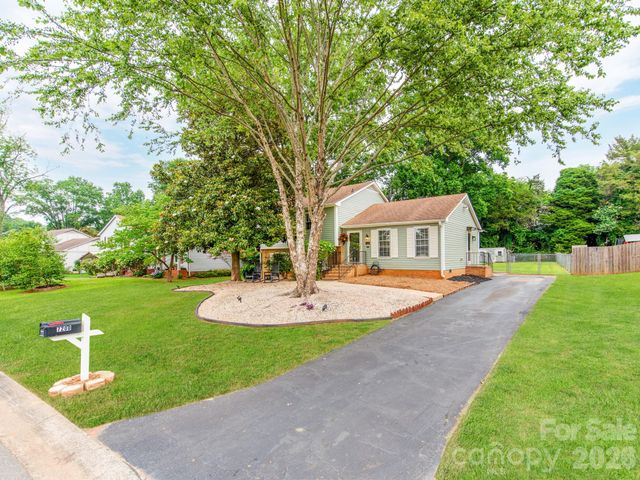 7200 Fox Hunt Road, Charlotte, NC 28212