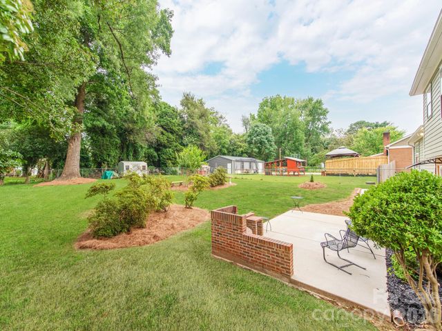 7200 Fox Hunt Road, Charlotte, NC 28212