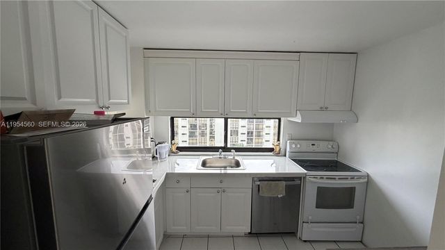 17011 N Bay Rd 912, Sunny Isles Beach, FL 33160