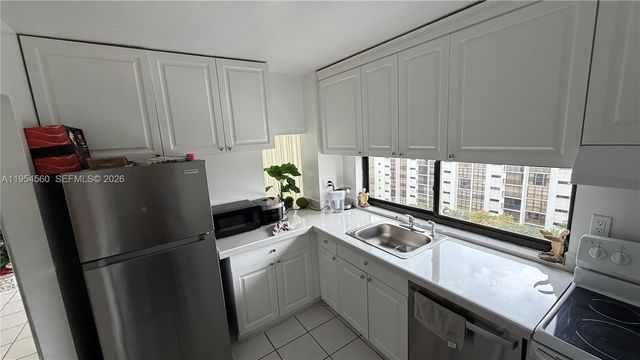 17011 N Bay Rd 912, Sunny Isles Beach, FL 33160