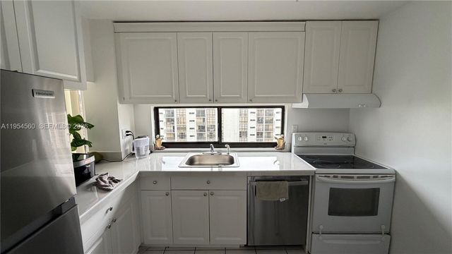 17011 N Bay Rd 912, Sunny Isles Beach, FL 33160
