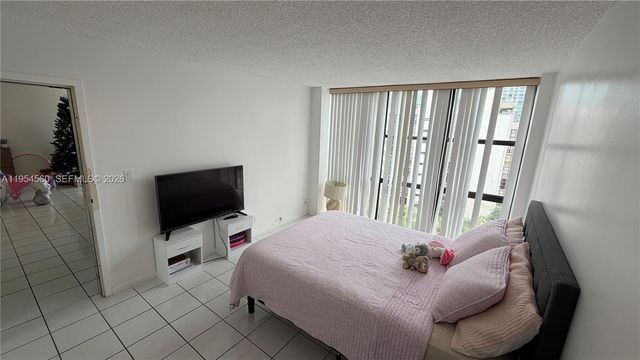 17011 N Bay Rd 912, Sunny Isles Beach, FL 33160