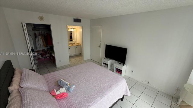17011 N Bay Rd 912, Sunny Isles Beach, FL 33160