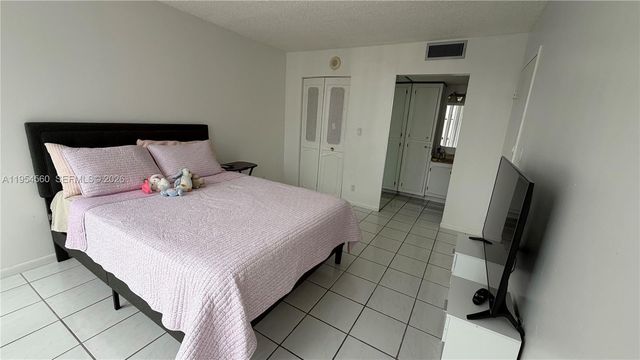 17011 N Bay Rd 912, Sunny Isles Beach, FL 33160