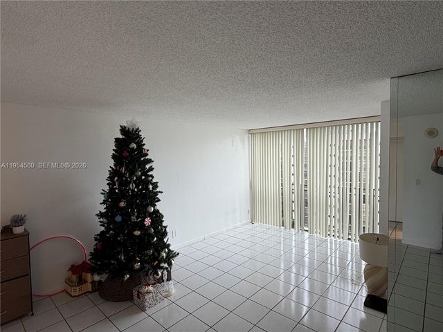 17011 N Bay Rd 912, Sunny Isles Beach, FL 33160