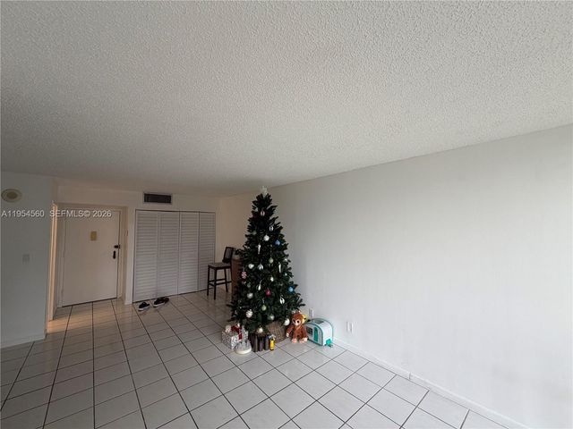 17011 N Bay Rd 912, Sunny Isles Beach, FL 33160