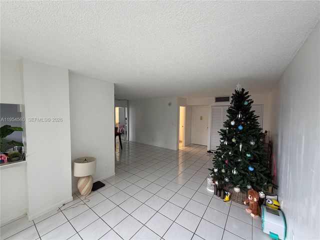 17011 N Bay Rd 912, Sunny Isles Beach, FL 33160