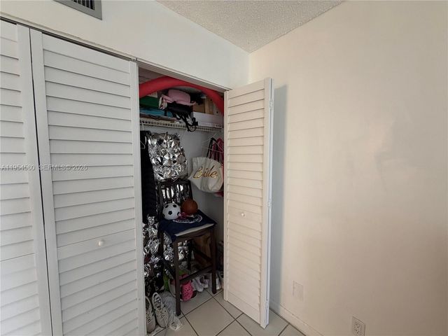 17011 N Bay Rd 912, Sunny Isles Beach, FL 33160