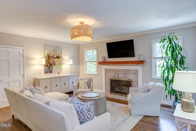 1832 Chedworth Court, Chapel Hill, NC 27517