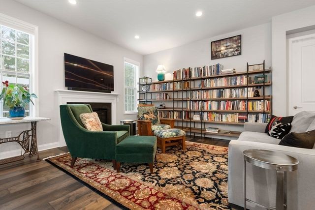 124 Glen Ellen Blvd 124, Millis, MA 02054