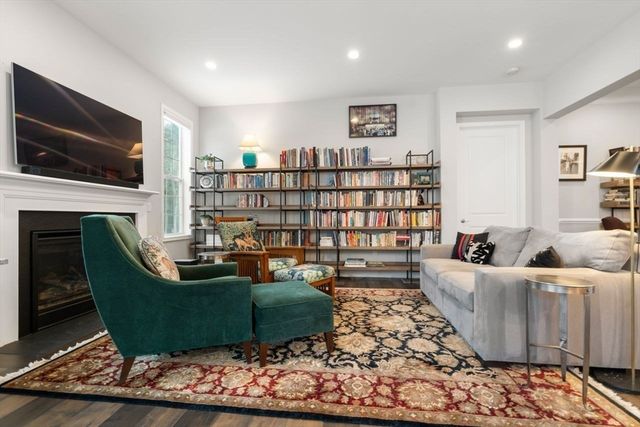 124 Glen Ellen Blvd 124, Millis, MA 02054