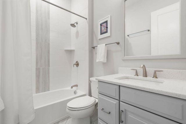 124 Glen Ellen Blvd 124, Millis, MA 02054