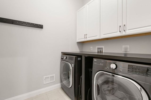 124 Glen Ellen Blvd 124, Millis, MA 02054