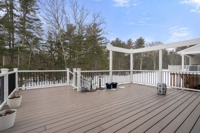 124 Glen Ellen Blvd 124, Millis, MA 02054