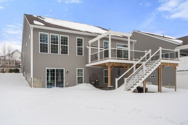 124 Glen Ellen Blvd 124, Millis, MA 02054