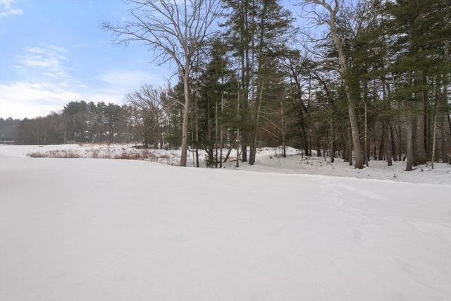 124 Glen Ellen Blvd 124, Millis, MA 02054