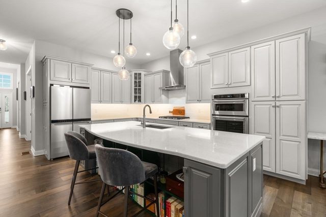 124 Glen Ellen Blvd 124, Millis, MA 02054