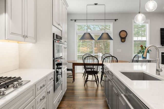 124 Glen Ellen Blvd 124, Millis, MA 02054